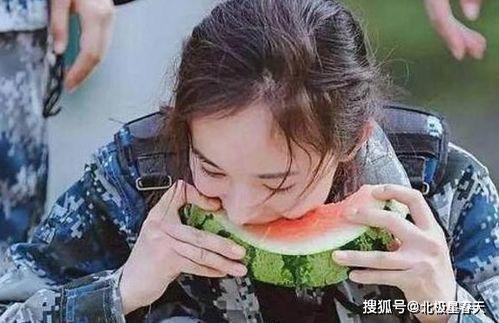 免费吃瓜明星,明星们的“甜蜜负担”揭秘  第1张